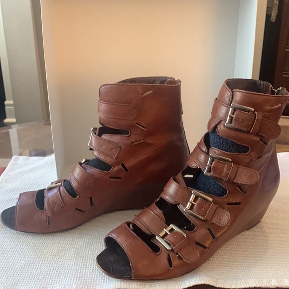 Dolce Vita mid brown leather open toe buckled ankle boots - Picture 1 of 4